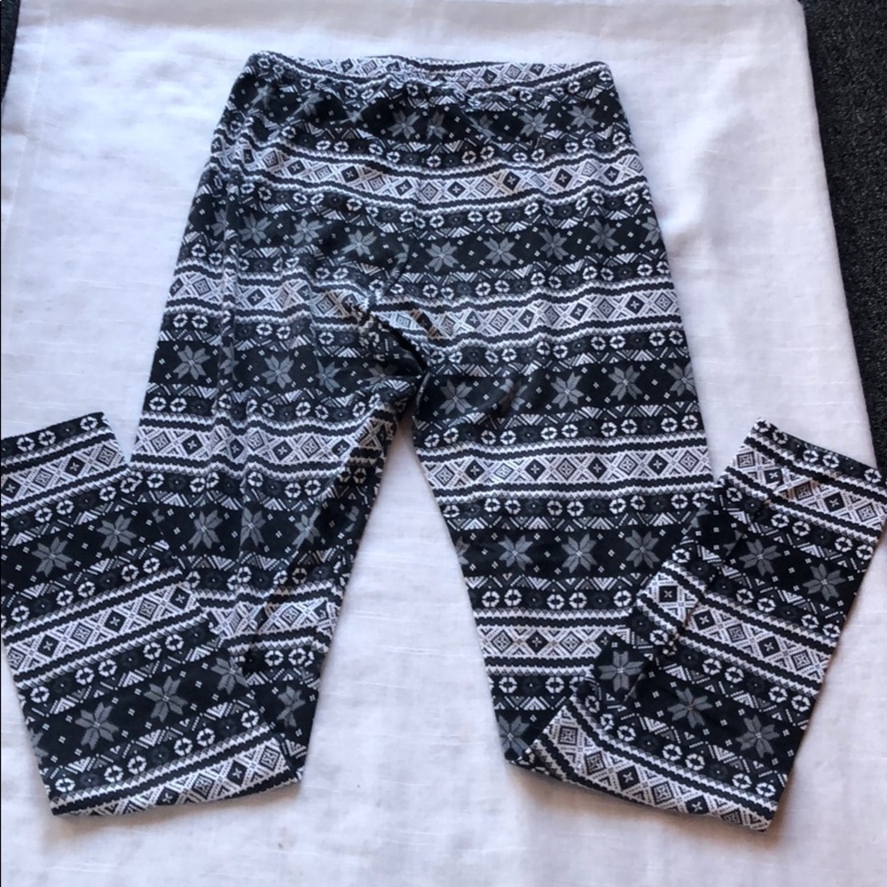 Old Navy Snowflake Leggings